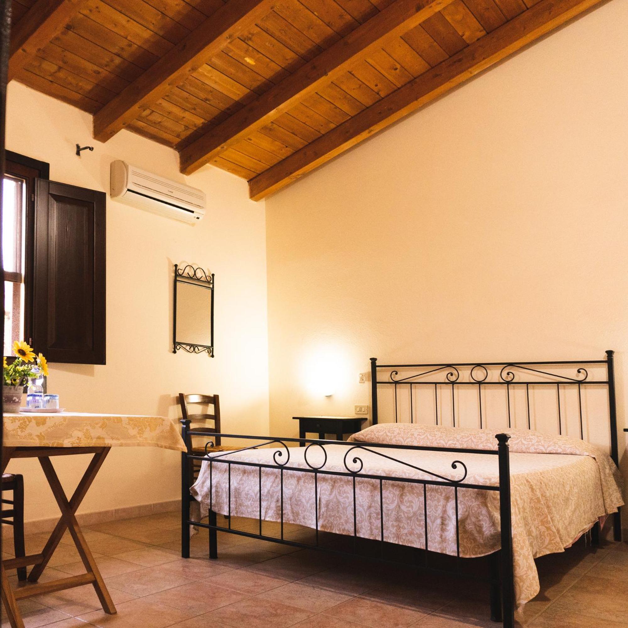 Agriturismo Il Ginepro Fluminimaggiore Luaran gambar